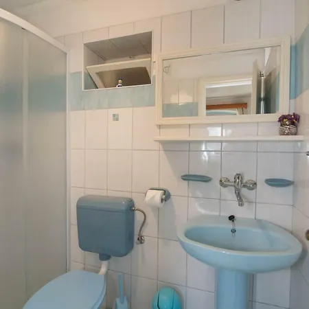 Apartamento Roberto 2 *